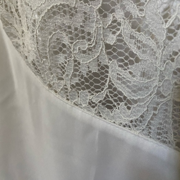 Express Elegant Sleeveless Lace Top - Picture 5 of 7